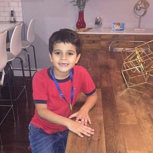 Meet your Posher, Muna